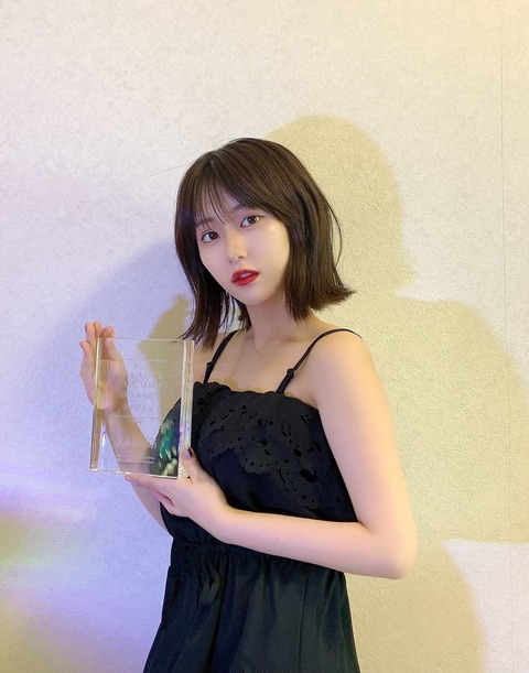【朗報】HKT48田中美久さん「第9回カバーガール大賞」芸能・音楽部門受賞&総合でも2位に