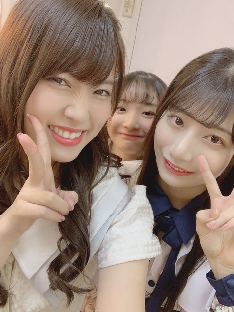 【悲報】岡部麟さん、鈴木優香ちゃんと写真撮って笑顔が歪むｗｗｗ【チーム8】