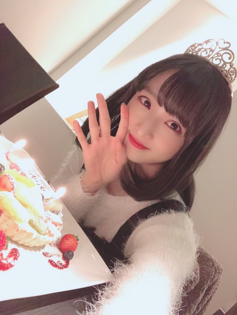 【AKB48】チーム8小栗有以ちゃん「18歳になりました。18歳の1年は…『新しい自分を見つける年』にしたいと思います」