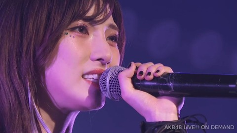 【AKB48】岡田奈々（25）、卒業公演で号泣「一度きりの人生。自分の好きに正直に生きてください！」