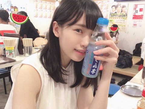 【HKT48】かわいい女の子がラムネ飲んでる画像【運上弘菜】