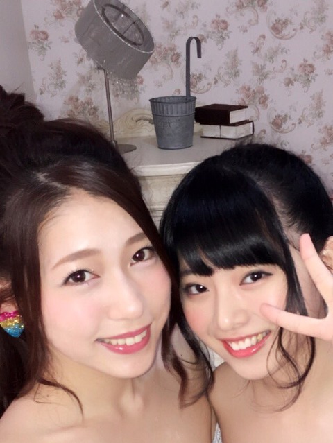 【朗報】AKB48新聞の茂木グラビア企画にまさかの馬嘉怜ちゃんが登場!!!