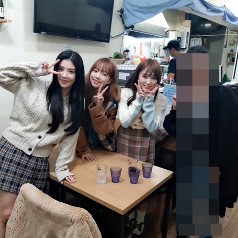 【IZ*ONE】矢吹奈子含む超人気メンバーがとんかつ屋で食事しているところを激写される