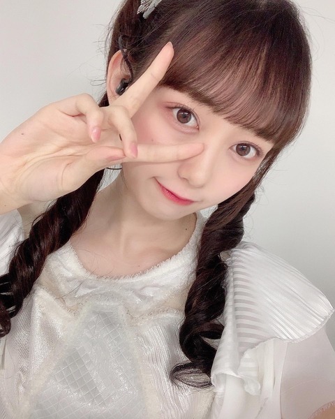 【朗報】AKB48大盛真歩ちゃんが2人のレジェンドメンバーから同時に見つかっていた!