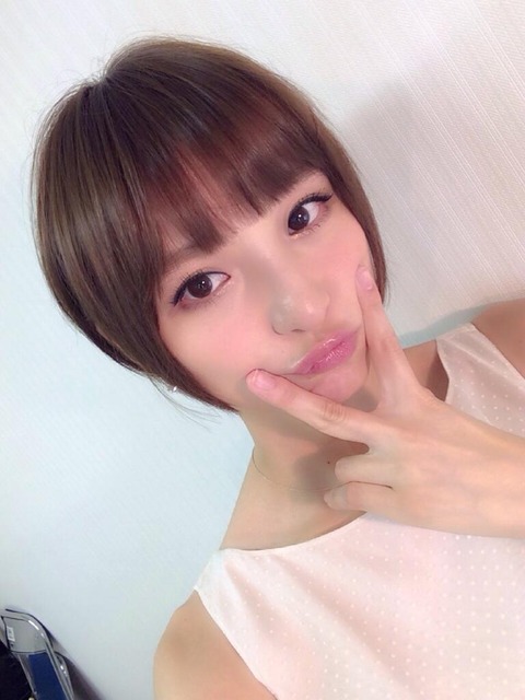 お前ら篠田麻里子がここまでAKB48と関係断ち切ると思った?