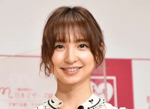 【元AKB48】篠田麻里子「飛び降りようとしたけど不倫はしてない」←これ