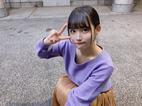【画像】自撮り写真では必ず浮き輪腹を隠す矢作ブーｗｗｗ【AKB48・矢作萌夏】
