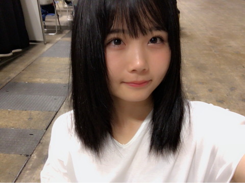 【朗報】HKT48秋吉優花「中1のときに買ったスクール水着しか持ってない」