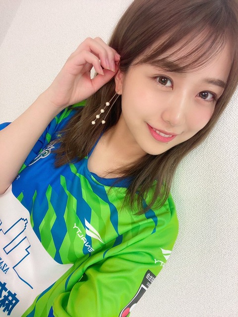 【朗報】AKB48篠崎彩奈が湘南ベルマーレのPR大使に就任!
