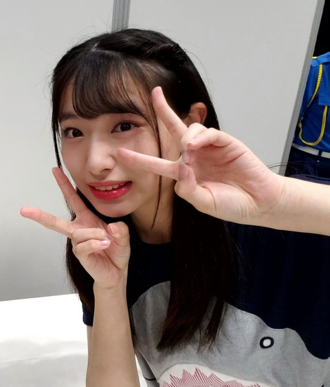 【朗報】個別握手会に世界一可愛いサメが登場ｗｗｗ【AKB48・久保怜音】