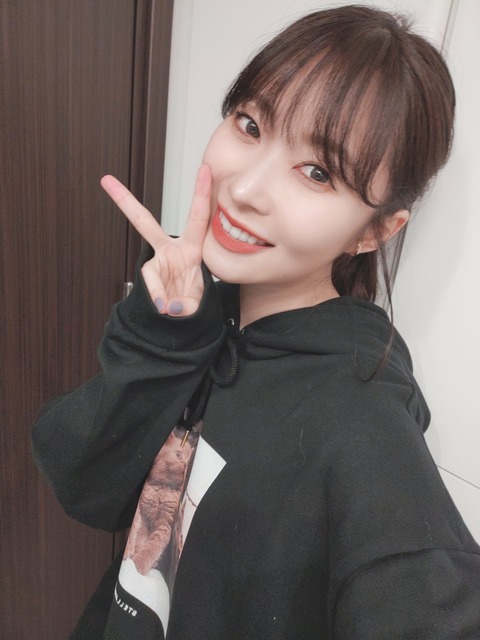 【悲報】前髪ありの白石麻衣さん、指原莉乃に間違われてしまうwww
