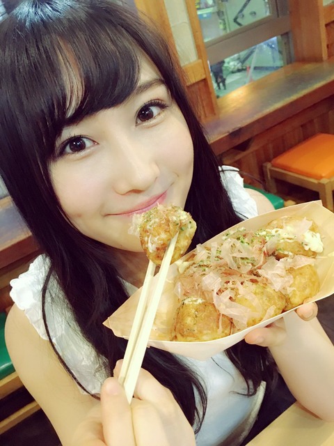 【AKB48】野村奈央「たこ焼きに青のりかけないよ(笑)」←普通かけるよな?