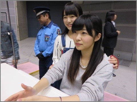 【AKB48】握手会って後ろの人に「つまんねー話、うぁきめぇ、不細工が来んなよ、ダセー格好」とか思われてたら怖いんだが