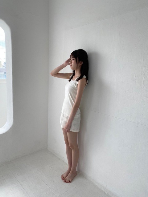 【AKB48】橋本恵理子ちゃんと小濱心音ちゃんの水着よりもピュアなグラビア