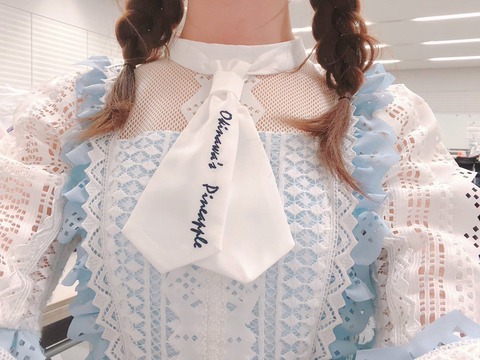 【悲報】指原莉乃「NGTのメンバーとは関わりがない」荻野由佳「指原さんとスーパーでパイナップル買って色々なお話をして楽しかった」