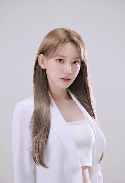 【HKT48】宮脇咲良のマネージャーが元AKB衣装部のまつと判明