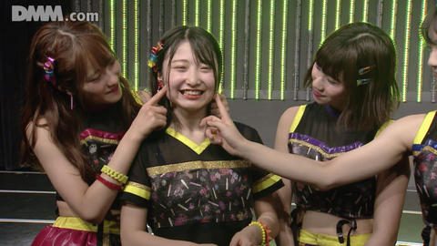 【AKB48G】握手会で推しのほっぺたを触ったらどうなるの?