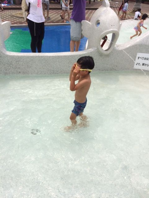 西猪名公園 ウォーターランドで水遊び Child Wind 男児3人 長男 双子 の父ちゃんのブログ