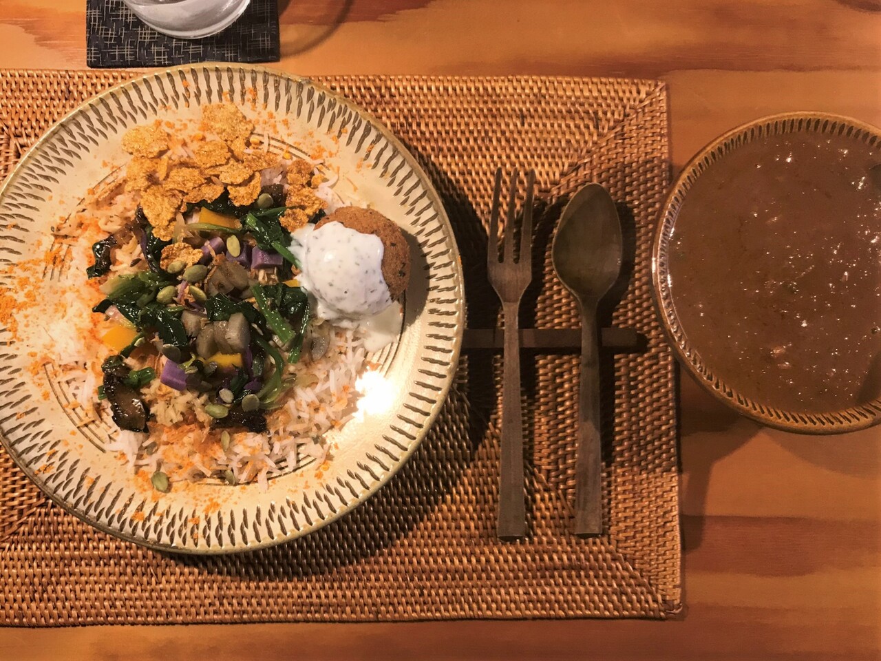 カレーは無限の虹色キャンバス 湯島 ホンカトリー カレーアンドスパイス 焼き小エビのカレー1000円 ちみをぶろぐ カレーは無限の虹色キャンバス 湯島 ホンカトリー カレーアンドスパイス 焼き小エビのカレー1000円 ちみをぶろぐ