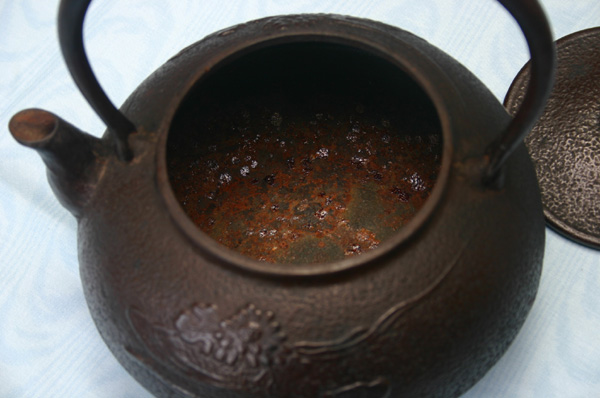 骨董市で南部鉄瓶をゲット 茶苗話