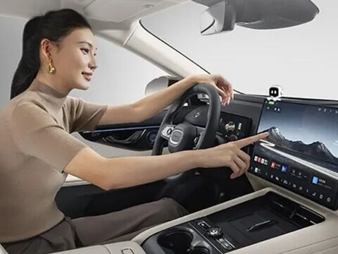 Lynk & Co、車載ロボット「Eva」発表、車載LLMに"身体"付与のキャプチャー