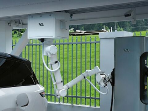 理想、自動充電ロボット付き充電ステーションを6月までに導入のキャプチャー