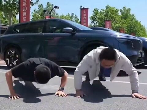 日産の長時間乗車後に降りて腕立て伏せするPVをどう理解する？のキャプチャー