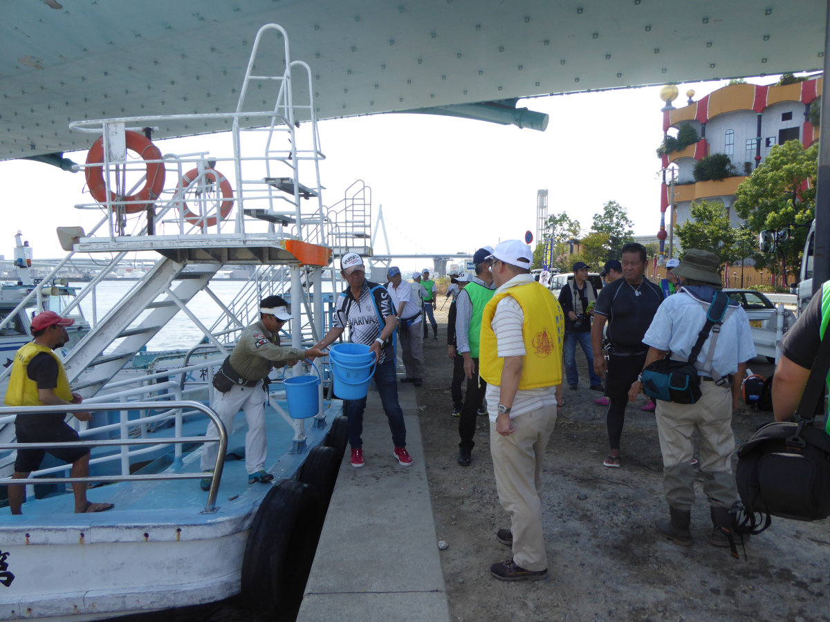 大阪湾チヌ稚魚放流 茅渟関西連合 大阪湾チヌ稚魚放流 茅渟関西連合