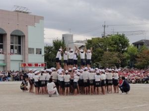 運動会円筒倒し