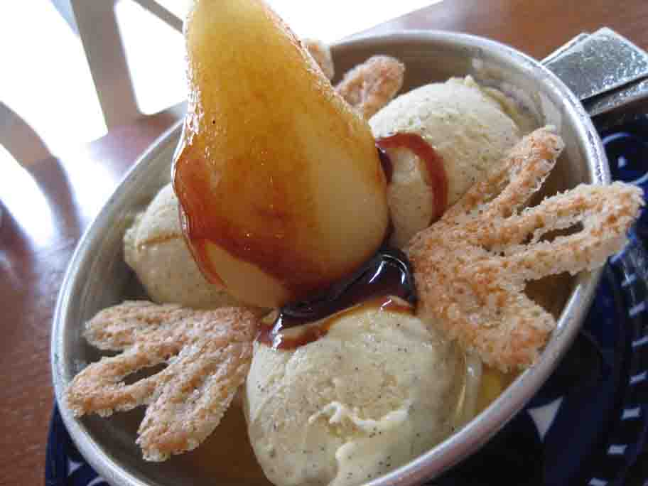 パティスリーで あえて塩っぱいものを食べて小腹を満たすことの幸福感 イートイン編 オーボン ヴュータン 心に美味しい食べ物探し