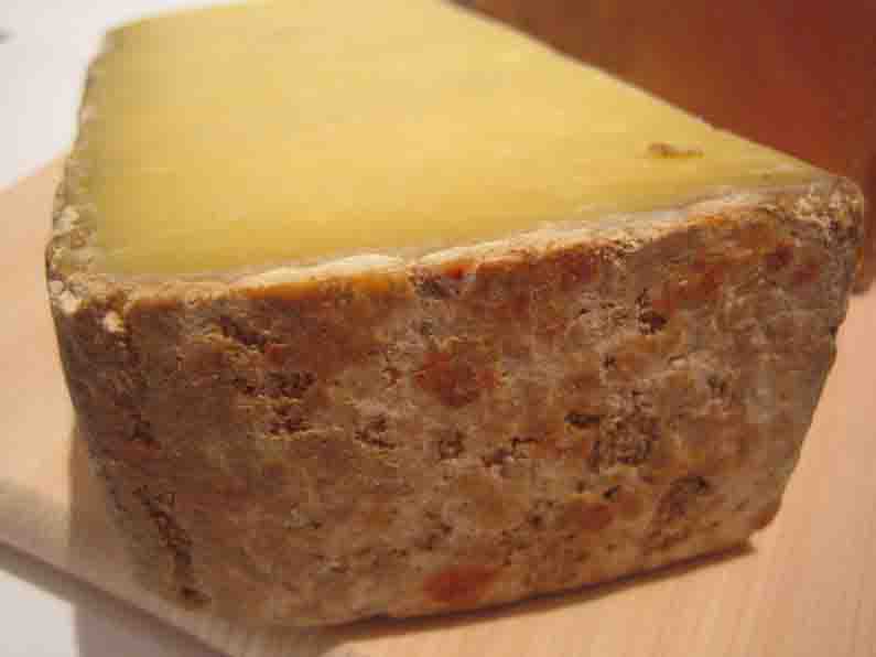 酸味があって素朴なチーズ 旧約聖書の時代から同じ味らしい Cantal Aoc Aop 心に美味しい食べ物探し 酸味があって素朴なチーズ 旧約聖書の時代から同じ味らしい Cantal Aoc Aop 心に美味しい食べ物探し
