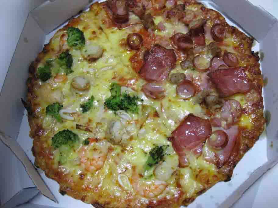 もはやイタリアなピッツァではなく アメリカン ピザの領域でした ドミノ ピザ ピザーラ 心に美味しい食べ物探し