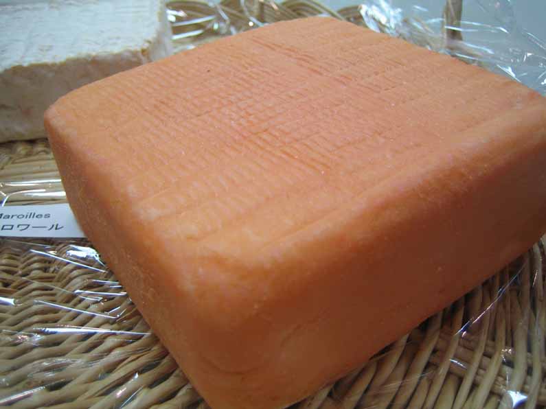 マロワール村の修道院で古くから作られている 個性的なウオッシュチーズ Maroilles Aoc 心に美味しい食べ物探し