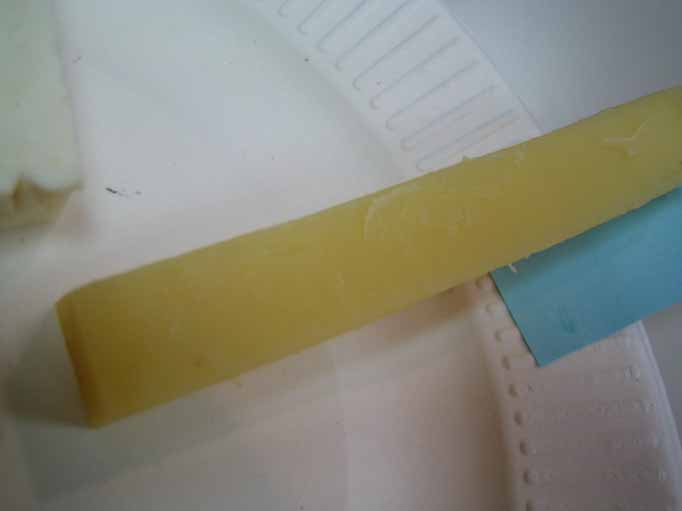 秘伝調合スパイス入り白ワインで洗う、やや個性的な香りのチーズ 