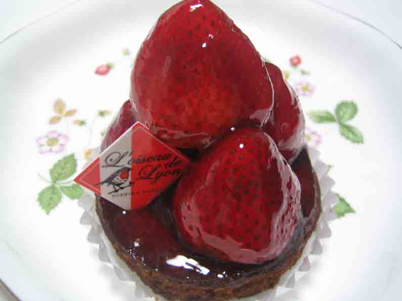 改装から復活した湯島のパティスリー 喫茶限定プチガトーもあります ロワゾー ド リヨン 心に美味しい食べ物探し