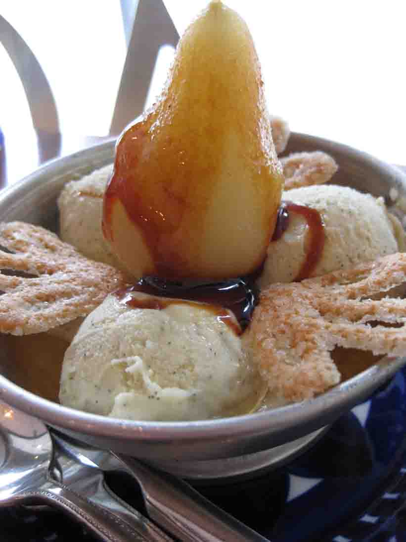 パティスリーで あえて塩っぱいものを食べて小腹を満たすことの幸福感 イートイン編 オーボン ヴュータン 心に美味しい食べ物探し