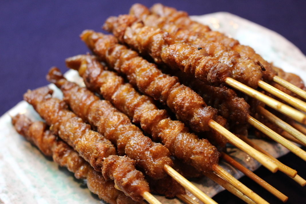 常盤台に『かわ屋』っていう博多の超有名店が8/29(月)に上陸！スゴイ鳥皮串がウリの焼き鳥屋さんらしい。 いた