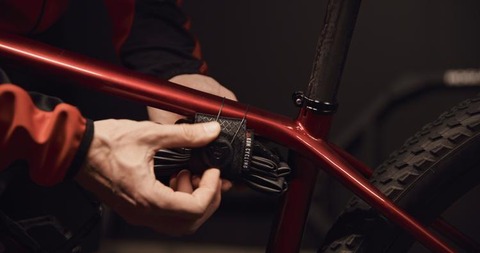 tubestrap_bike2_1.35.1_750x