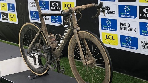 Van-der-Poel-Rooubaix-bike-side-angle