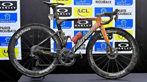 Sonny-Colbrelli-Roubaix-bike