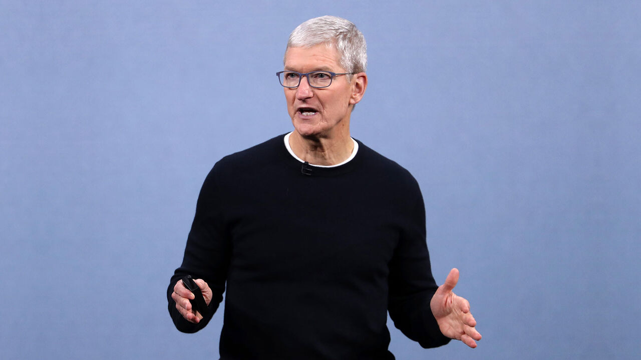  Apple、ティム・クック氏にCEOボーナスとして株式100万株を授与、2021年まで継続