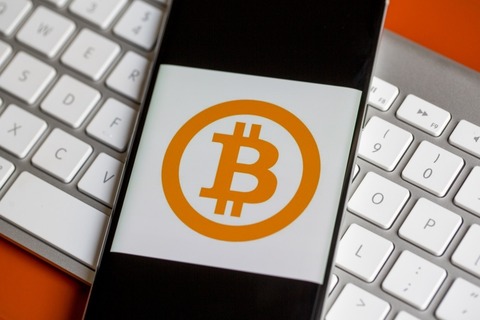 bitcoin-logo-phone-5938_1000x667