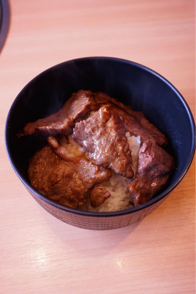 焼肉のウエスト 八幡則松店 カルビとロースにしたが 焼肉には