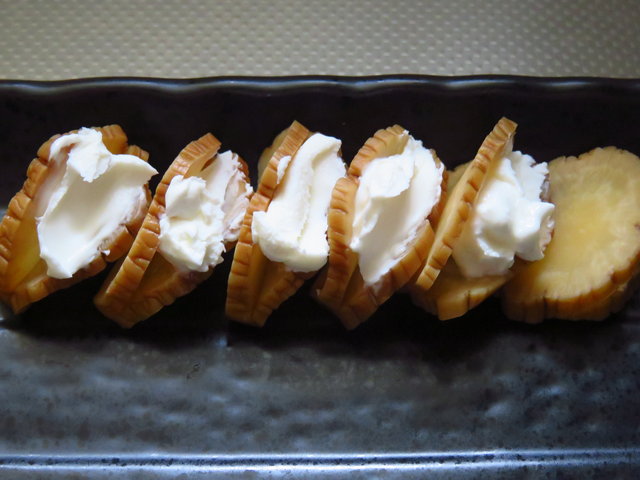 いぶりがっことクリームチーズ 誰が考えたかは知りませんが クセになる美味さですぜ ちょい買い雑記帳