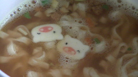 PIC_0679.JPG>日清 マグうどん きざみキツネ 豚カレー