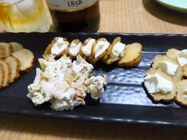 いぶりがっことクリームチーズ 誰が考えたかは知りませんが クセになる美味さですぜ ちょい買い雑記帳