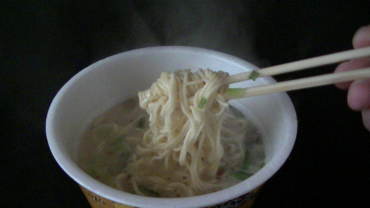 明星 一平ちゃん にんにく大盛 とんこつラーメン ちょい買い雑記帳 明星 一平ちゃん にんにく大盛 とんこつラーメン ちょい買い雑記帳