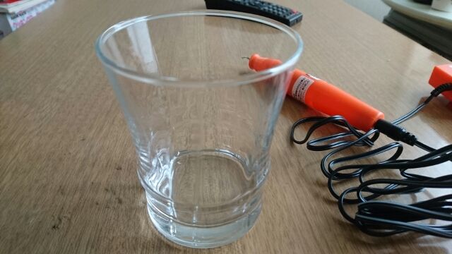 ダイソーのミニルーターで ガラスにお絵かき せかい に ひ と つだ け のロックグラスを創ってみた ちょい買い雑記帳