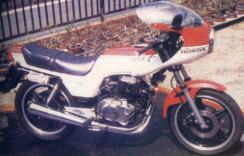 名車博物館 その9「HONDA CB400N ホークⅢ」 : ツッカの名盤