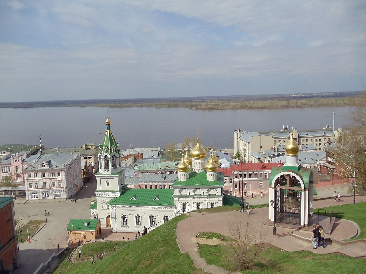 ニジニ ノヴゴロド市 川を挟んで広がる格差 ロシア駐在日記 ニジニ ノヴゴロド市 川を挟んで広がる格差 ロシア駐在日記